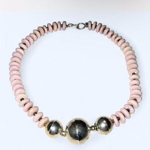Pink shell and silver tone beaded necklace #boho #festival #beadednecklace